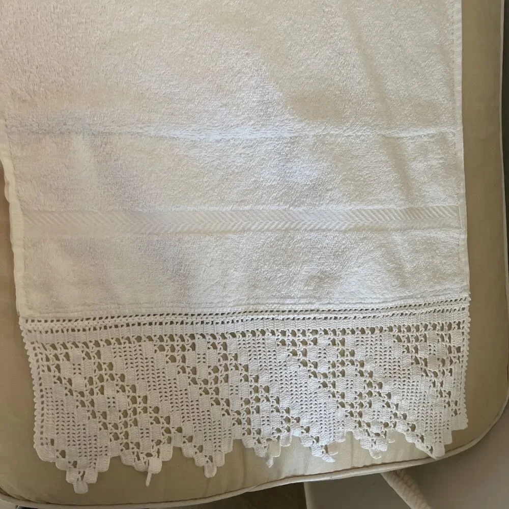 Vintage Hand Towel Vintage Painted Handmade Crochet Lace Trim 16”x 36”